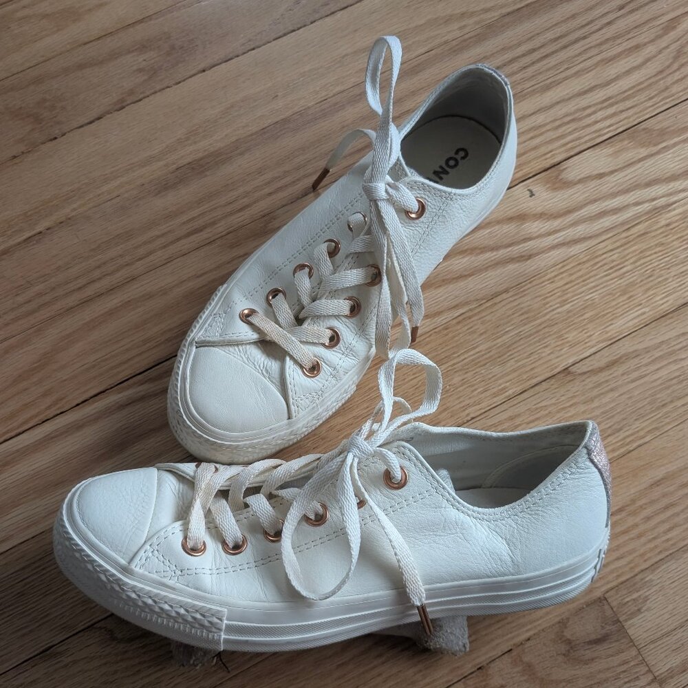 EUC Converse Chuck Taylor All Star Leather Women's 8 Low Top Sneaker Rose Gold